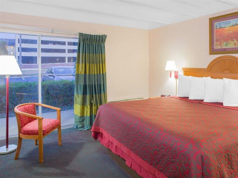 Days Inn By Wyndham Tallahassee University Center Exteriér fotografie